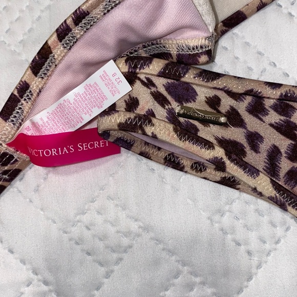 Victoria’s Secret Bikini - Picture 2 of 3